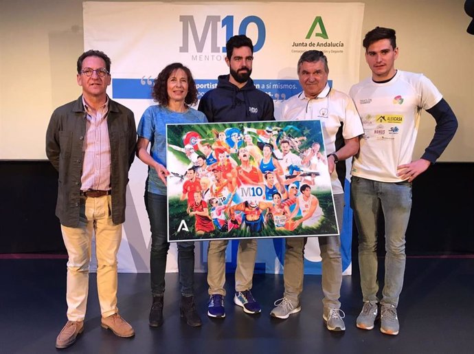 El ciclista paralímpico Alfonso Cabello, este sábado en Cabra (Córdoba) con el Programa 'Mentor10'.