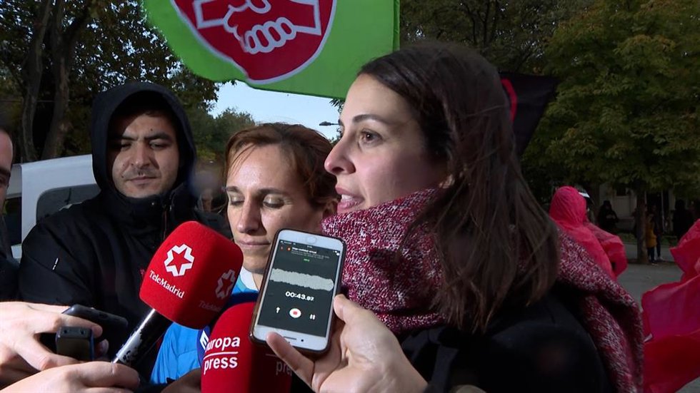 Maestre reprocha a Almeida que "no haya tomado ni una sola medida para reducir e