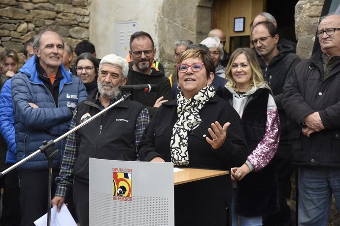 La vicepresidenta de la DPH, Elisa Sancho, en la inauguración del refugio de montaña de Nocito.