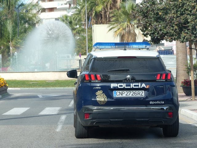 Coche de la Policía Nacional en Estepona