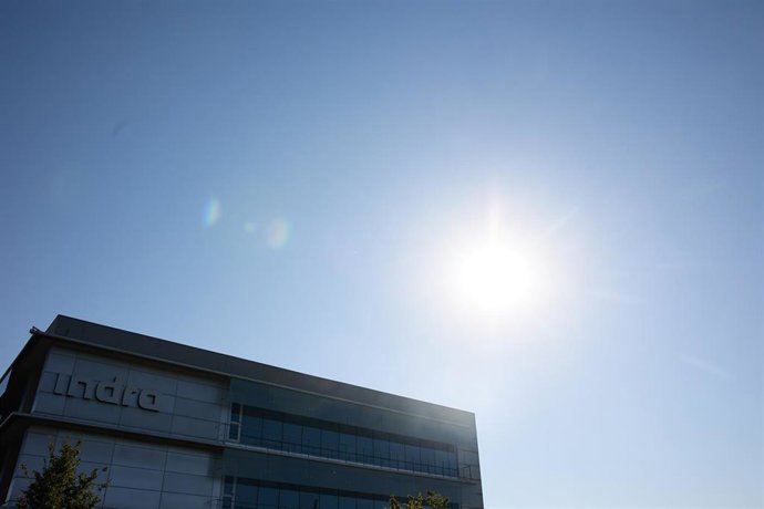 Archivo - Fachada de la sede de Indra, en la calle Avenida de Bruselas 35, a 8 de agosto de 2022, en Madrid (España). 