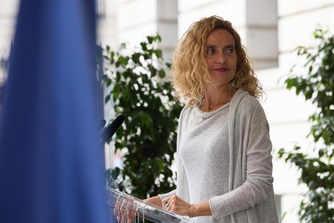 La presidenta del Congreso, Meritxell Batet, interviene durante el acto de homenaje a los funcionarios del Cuerpo Nacional de Policía condecorados con la Cruz al Mérito Policial, en el Congreso de los Diputados, a 25 de octubre de 2022, en Madrid (Españ