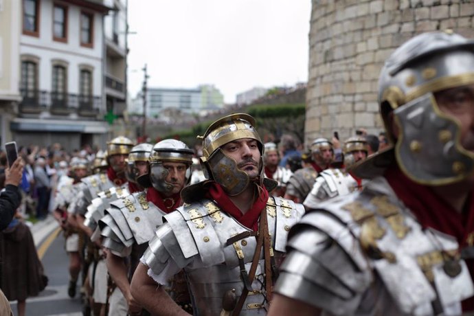 Archivo - Arquivo - Desfile durante o penúltimo día da festividade de Arde Lucus 2022, a 11 de xuño de 2022, en Lugo, Galicia.