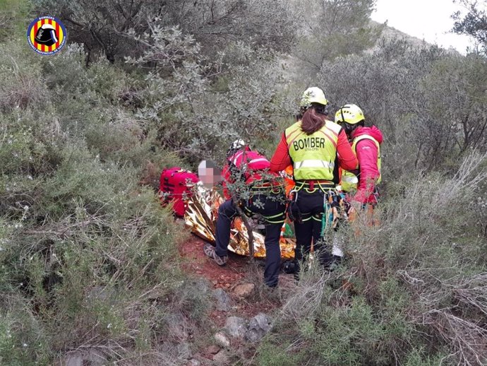 Rescatado un hombre tras caer y golpearse la cabeza en el Barranc Fondo de la Serra Grossa