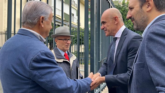 Visita del alcalde de Sevilla, Antonio Muñoz, al Parque Alcosa