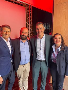 Alcaldes del PSOE de Jaén con el presidente del Gobierno, Pedro Sánchez