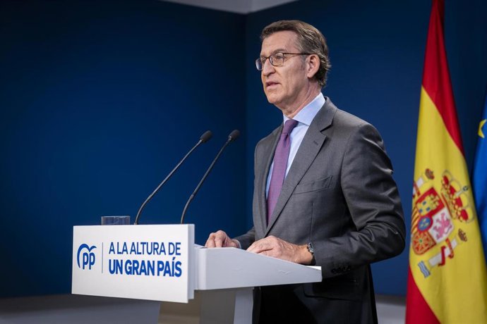 El presidente del Partido Popular (PP), Alberto Núñez Feijóo, comparece para realizar una declaración institucional ante los medios por el anuncio del Gobierno de la derogación del delito de sedición del Código Penal.