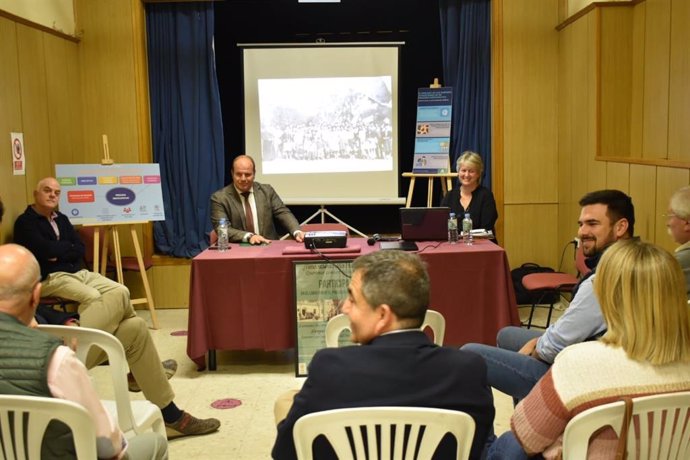 La Junta anima a los ciudadanos a participar en el libro sobre el proyecto del Poblado de los Hurones, en la provincia de Cádiz