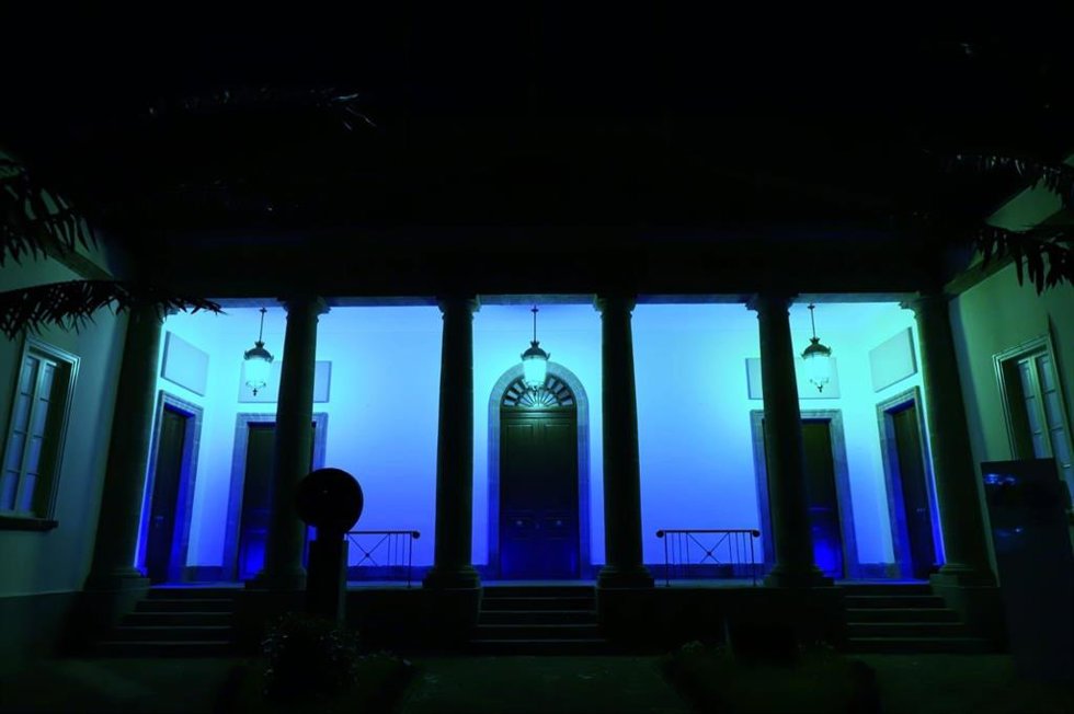 El Parlamento de Canarias se ilumina de azul por el Día Mundial de la Diabetes