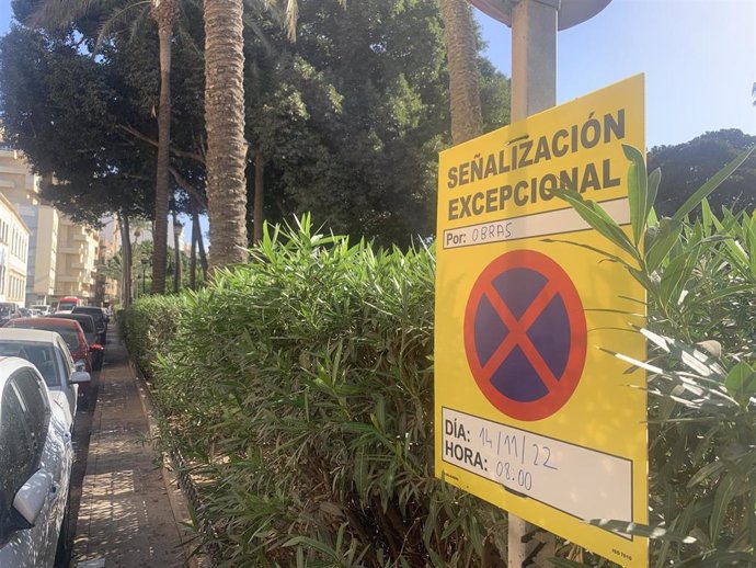 Señal por obras en el entorno del Hospital Provincial de Almería