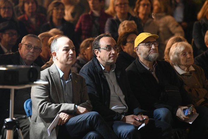 El secretari general de Junts, Jordi Turull, al costat de l'exconseller Josep Rull, aquest diumenge a Terrassa (Barcelona)