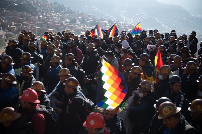 Archivo - Imagen de archivo de simpatizantes del presidente del Gobierno de Bolivia, Luis Arce, en La Paz