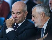 La Audiencia cita el miércoles a Griñán para cumplir la pena de inhabilitación sin resolver sobre su ingreso en prisión