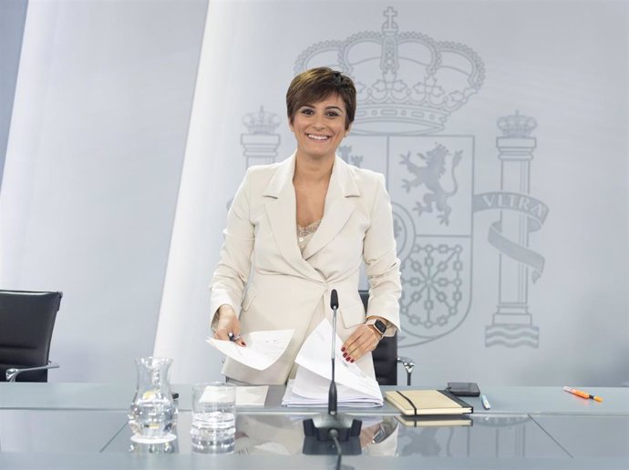 La ministra de Política Territorial y Portavoz del Gobierno, Isabel Rodríguez, en una rueda de prensa posterior al Consejo de Ministros, en el Palacio de la Moncloa, a 8 de noviembre de 2022, en Madrid (España). 