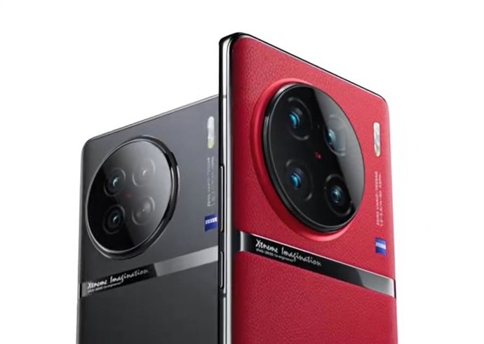 Vivo serie X90 en color negro y rojo