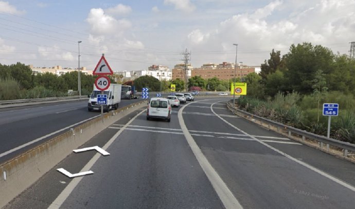 La colisión ha tenido lugar en la A-4 a su paso por el término municipal de Sevilla.