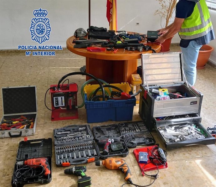 Imagen de los efectos recuperados por la Policía Nacional