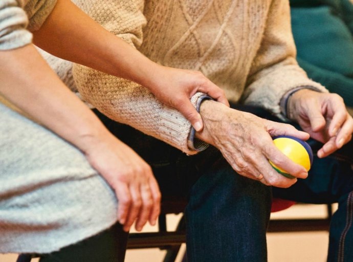 Archivo - Servicio de Ayuda a Domicilio