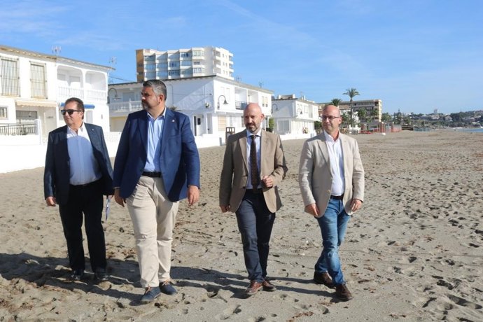 Visita a las playas La Cala y El Bombo de Mijas, beneficiarias de las actuaciones de estabilización del Gobierno