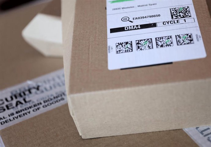 Archivo - Un paquete de Amazon, a 1 de septiembre de 2022, en Madrid (España).