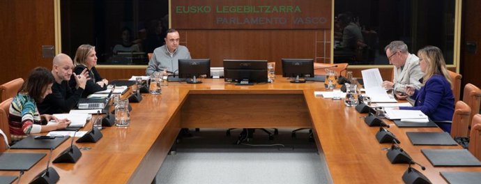 Reunión de la Ponencia para el estudio de las enmiendas presentadas al Proyecto de Ley del Sistema Vasco de Garantía de Ingresos y para la Inclusión