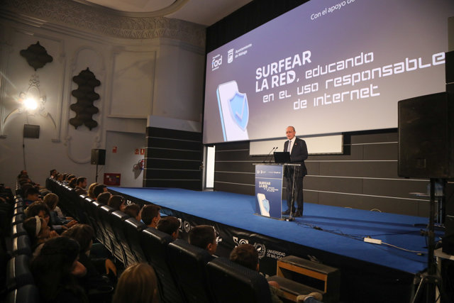 Talleres educativos 'Sé genial en Internet'