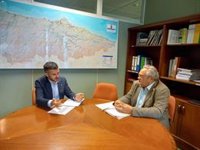 El paro del transporte obliga a organizar 8 escoltas para 40 camiones en Asturias