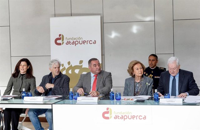 Patronato de la Fundación Atapuerca con la presidencia de Honor de la reina Sofía.