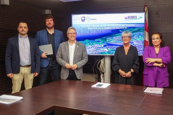 Presentación del 'Informe de evaluación de la vulnerabilidad derivada del cambio climático en Pasaia'