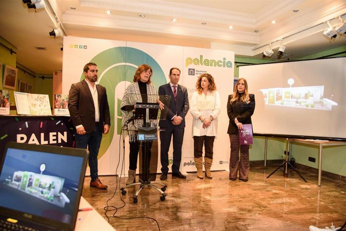 Armisen (2I) y Simón (3D) en la presentación de la oferta turística de Palencia.