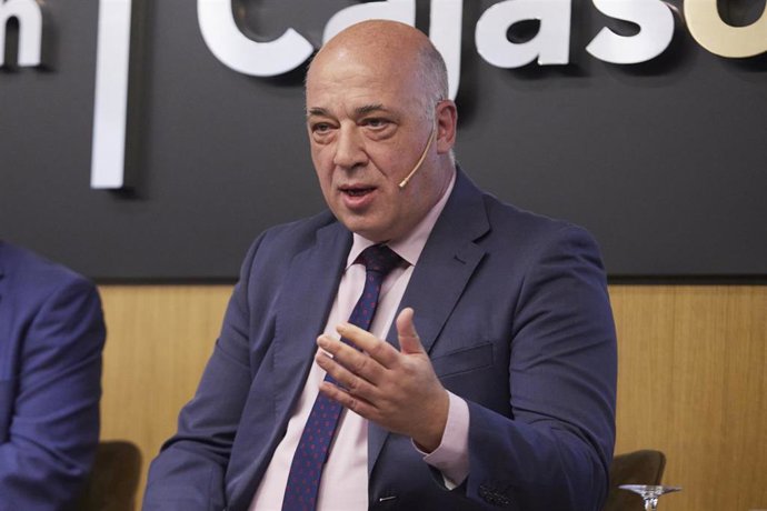 El presidente de la diputación de Córdoba, Antonio Ruiz, durante el encuentro informativo de Europa Press con los presidentes de las ocho diputaciones provinciales titulado 'Andalucía desde sus territorios' en la Fundación Cajasol.
