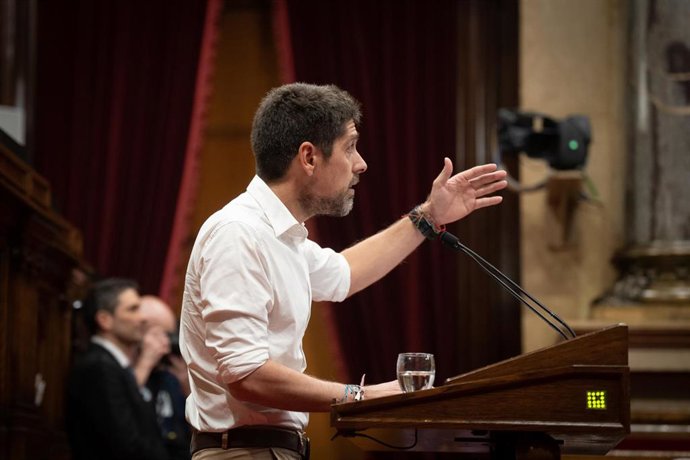 Archivo - El portavoz de En Comú Podem, David Cid, interviene en la segunda sesión del Debate de Política General, en el Parlament, a 30 de septiembre de 2022, en Barcelona, Cataluña, (España). El presidente de la Generalitat ha defendido hoy que el Gov