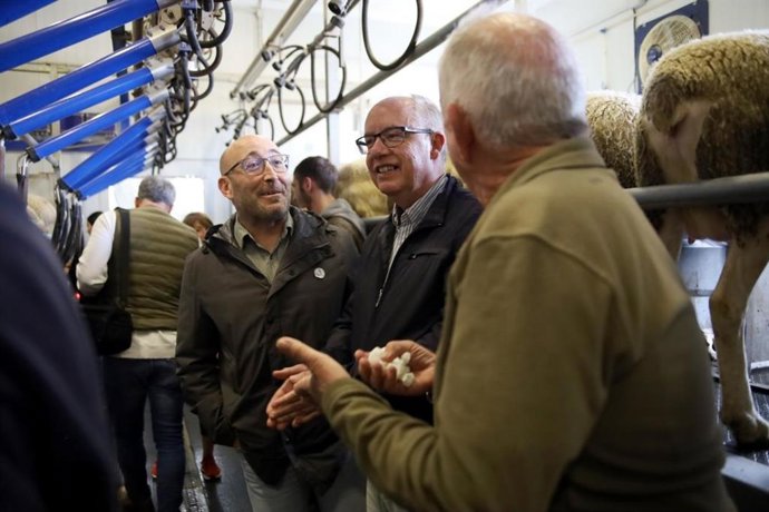 El viceconsejero de Medio Rural, Agapito Portillo, en uno de los cursos de la Escuela Regional de Pastores en Barrax.