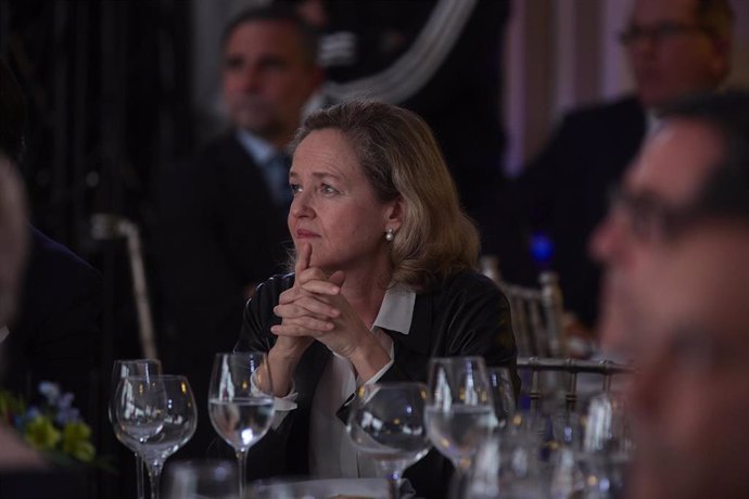 La vicepresidenta primera y ministra de Asuntos Económicos y Transformación Digital, Nadia Calviño, recibe el Premio Merca2 al Impulso a la Transformación Digital, en el hotel Rosewood Villa Magna, a 10 de noviembre de 2022, en Madrid (España). 