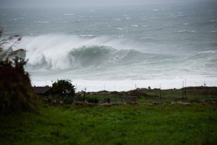 Fuerte oleaje en la zona de Santa Maria de Oia hasta Cabo Silleiro, a 20 de octubre de 2022, en Pontevedra, Galicia, (España). 