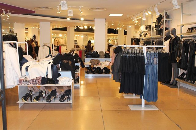 Archivo - Tienda, Ropa