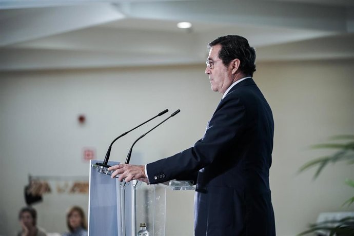 Archivo - El presidente de la CEOE, Antonio Garamendi.