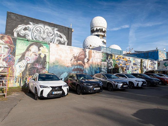 Diferentes Lexus en Teufelsberg, una perspectiva diferente del arte que respira Berlín en cada uno de sus rincones