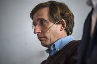 Almeida contesta a Abascal que la mejor moción de censura contra el 'sanchismo' es ganar las urnas en mayo