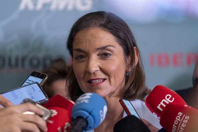 La ministra de Industria, Comercio y Turismo, Reyes Maroto, ofrecen declaraciones a los medios durante la I Jornada de Turismo de Europa Press
