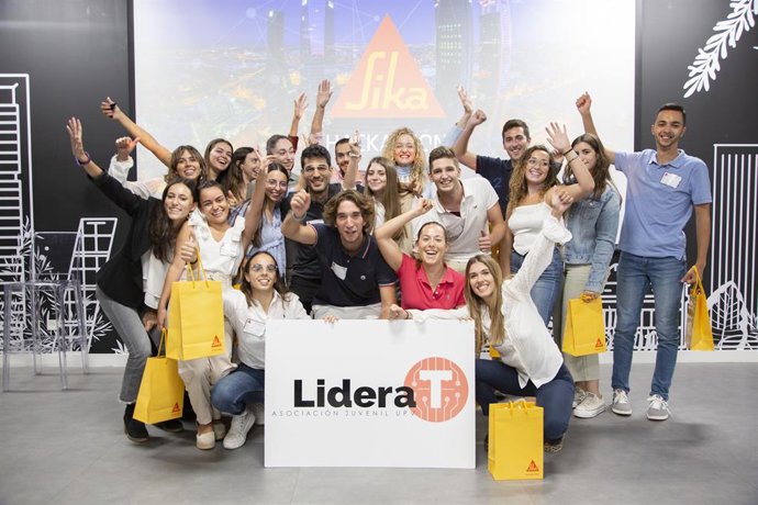 Archivo - Doblete de la UPV en el concurso Sika Hackathon de trenes del futuro