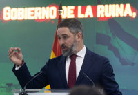 Abascal carga contra Feijóo por rechazar la moción de censura y le pregunta si va derogar la sedición con el PNV
