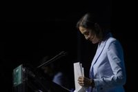 Lobato destaca de Maroto su solvencia, seriedad y trabajo y seguirá como ministra hasta abril "o cuando decida Sánchez"