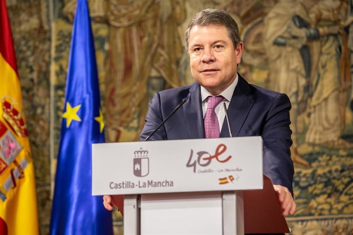 El Presidente De Castilla-La Mancha, Emiliano García-Page, Firma En El Palacio De Fuensalida, El Convenio De Colaboración Entre La Junta De Comunidades De Castilla-La Mancha Y La Fundación Quercus