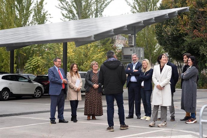 Diputación de Granada instala plazas fotovoltaicas de última generación en su Centro de Iniciativas Empresariales.