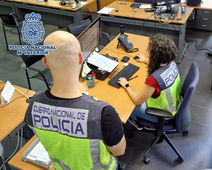 Rdo. Nota De Prensa: "Un Ciudadano Argelino Ha Sido Detenido Por Coaccionar A Un Menor Secuestrado En Argelia Y Traído En Patera Para Que Vendiera Droga En Alicante Y Austria"