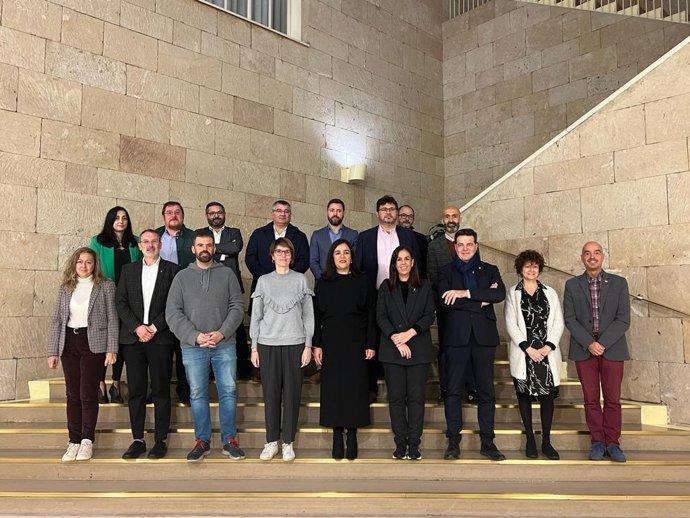 Los alcaldes gallegos de la comarca de O Salnés, de visita en el Ayuntamiento de Logroño