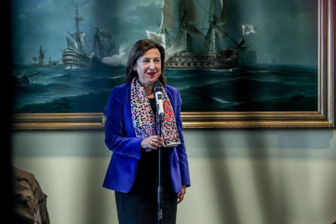 La ministra de Defensa, Margarita Robles, interviene en un encuentro informativo con periodistas, en el Ministerio de Defensa, a 10 de noviembre de 2022, en Madrid (España). Durante el encuentro, la ministra de Defensa ha detallado la formación y el adi