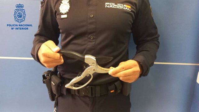Cuchillo intervenido por la Policía Nacional.