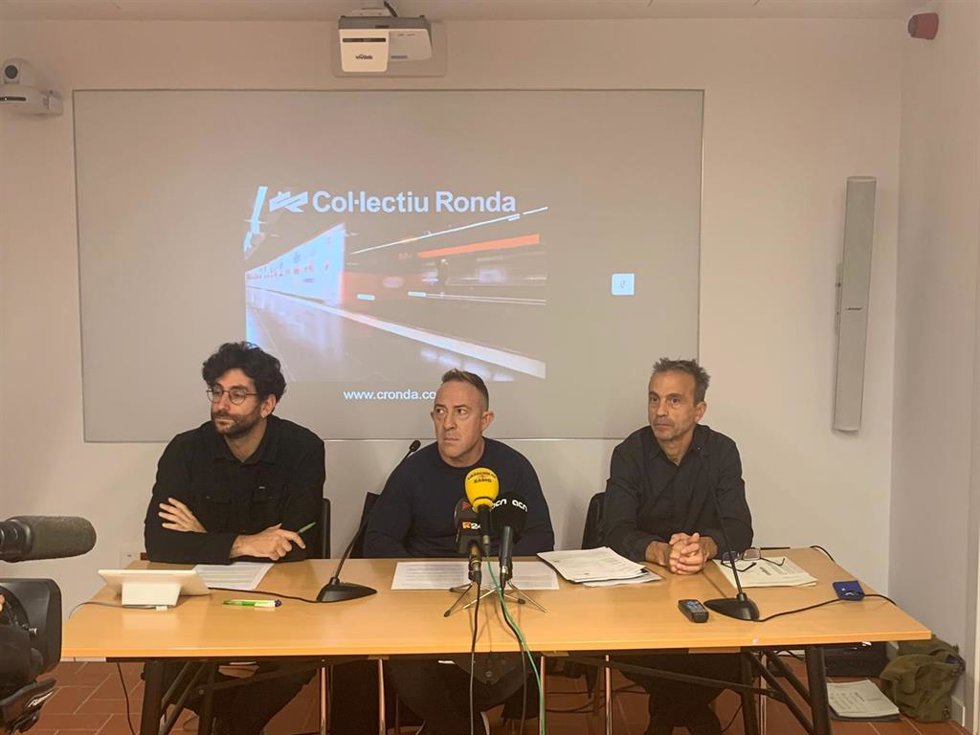 Integrantes de la Asociación de Trabajadores Expuestos o Afectados por Amianto de la Metrópolis de Barcelona (Atea-AMB)
